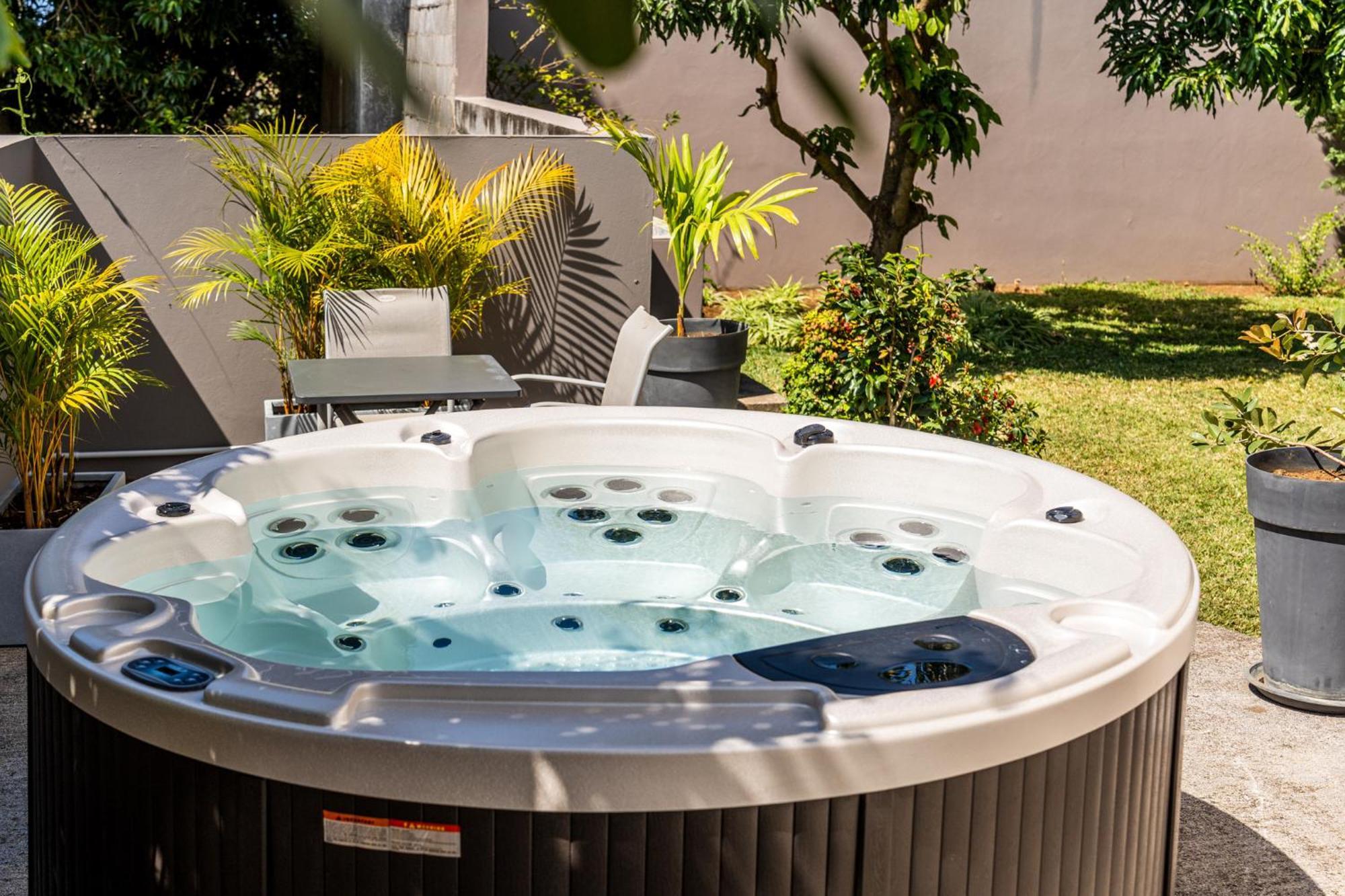 Villa Et Grand Jacuzzi Six Personnes, En Pleine Nature Saint-Joseph Ngoại thất bức ảnh